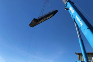 Bar screen on the heavy-duty crane